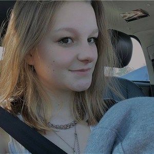 Meet your Posher, Carly